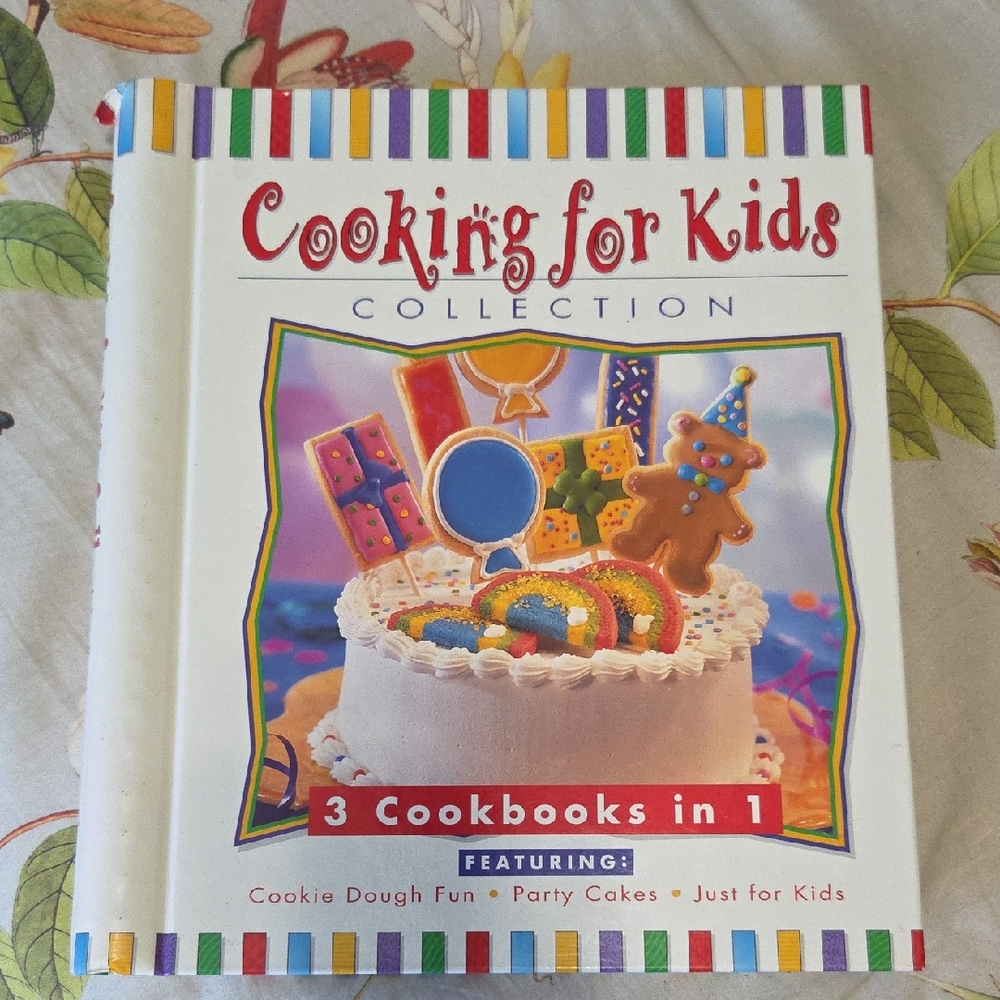Collection - White Kids Cookbook (3 Cookbooks in 1) Hardcover with Dividers